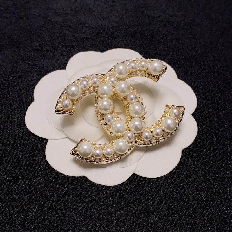 Chanel Brooch 06yxs09